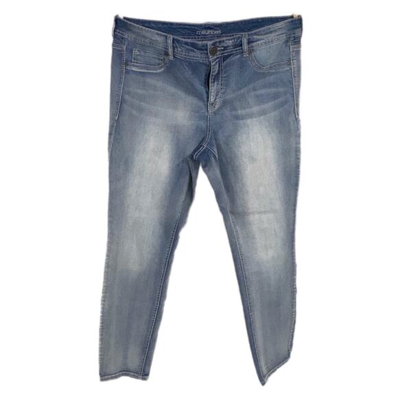 Maurices Denim - Maurices 20R Light Wash Tapered Leg Jeans